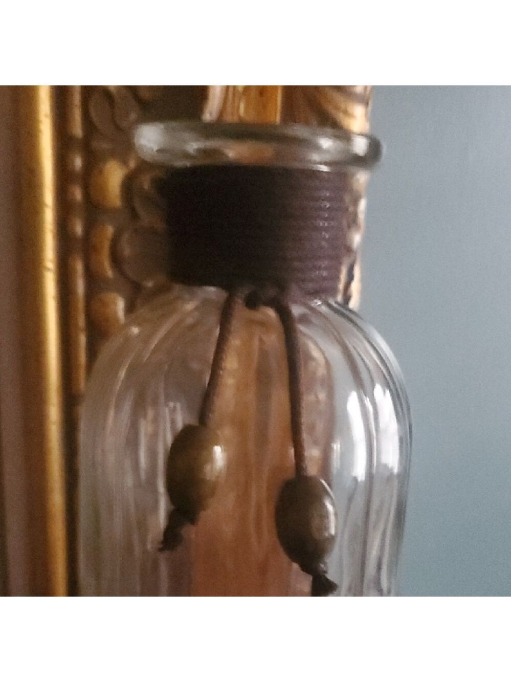 Pier 1 Glass Ribbed Pattern Art Deco Vase Infusion Incense Stick Brown Accents - Picture 2 of 6